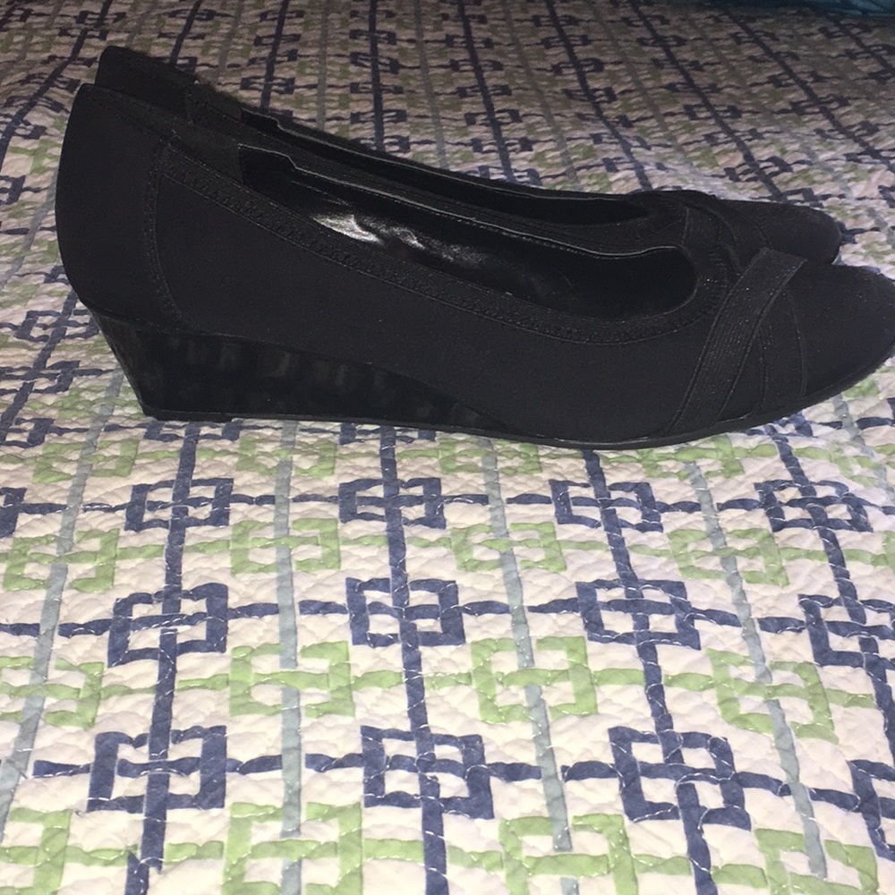 Dress shoes